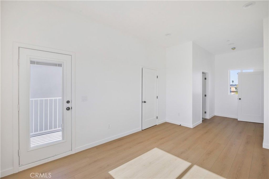 Image 49 of property listing at 10905 Dalerose Avenue, Inglewood, CA 90304