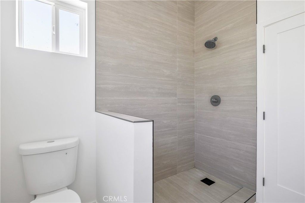 Image 53 of property listing at 10905 Dalerose Avenue, Inglewood, CA 90304