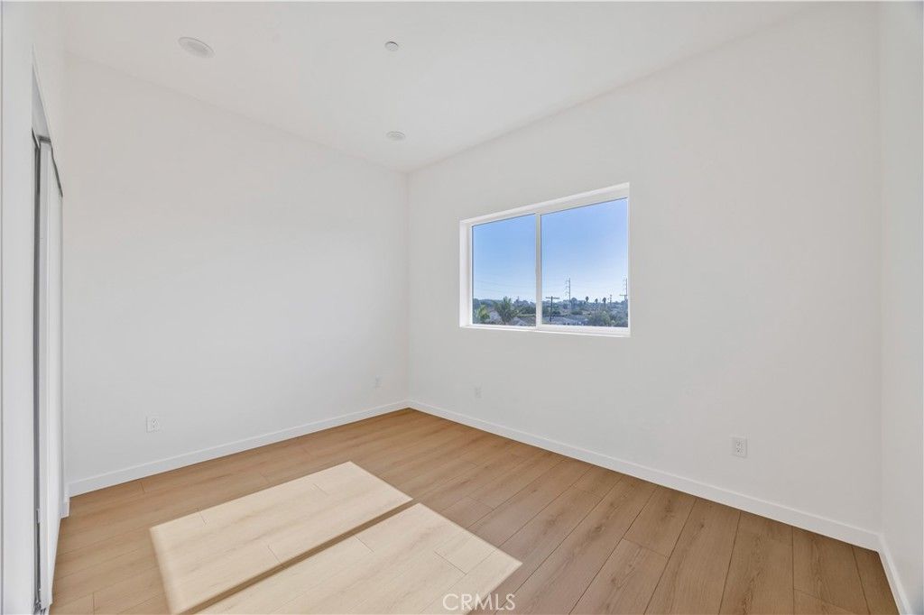 Image 55 of property listing at 10905 Dalerose Avenue, Inglewood, CA 90304