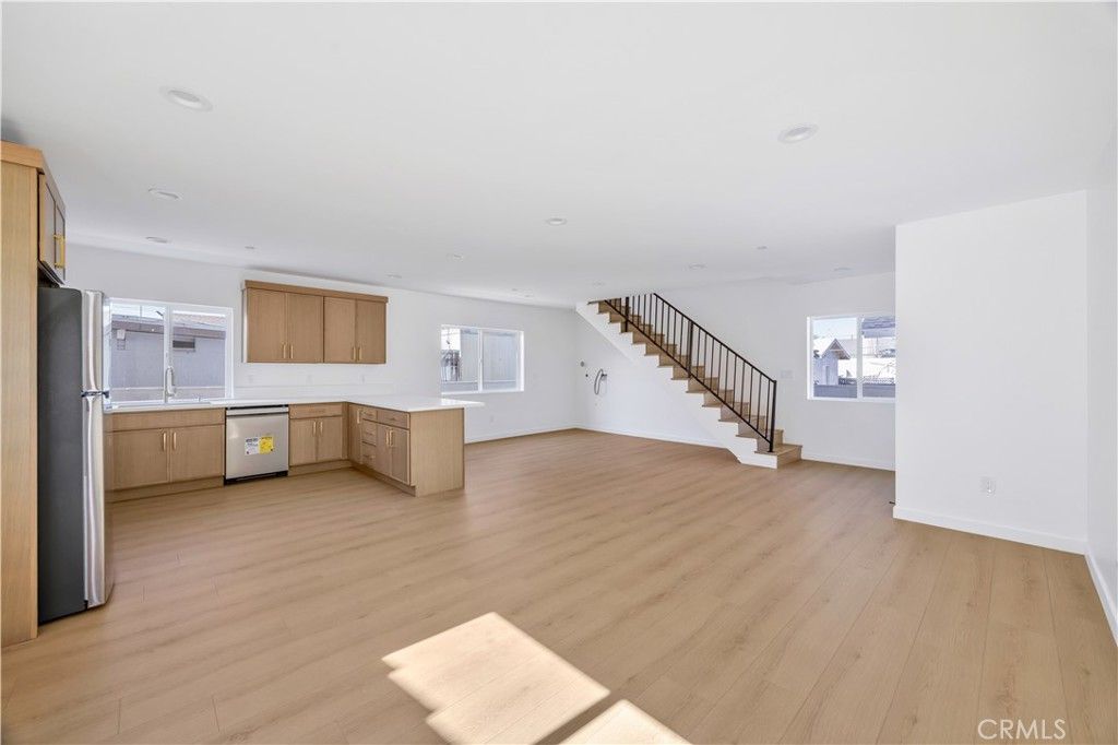Image 62 of property listing at 10905 Dalerose Avenue, Inglewood, CA 90304
