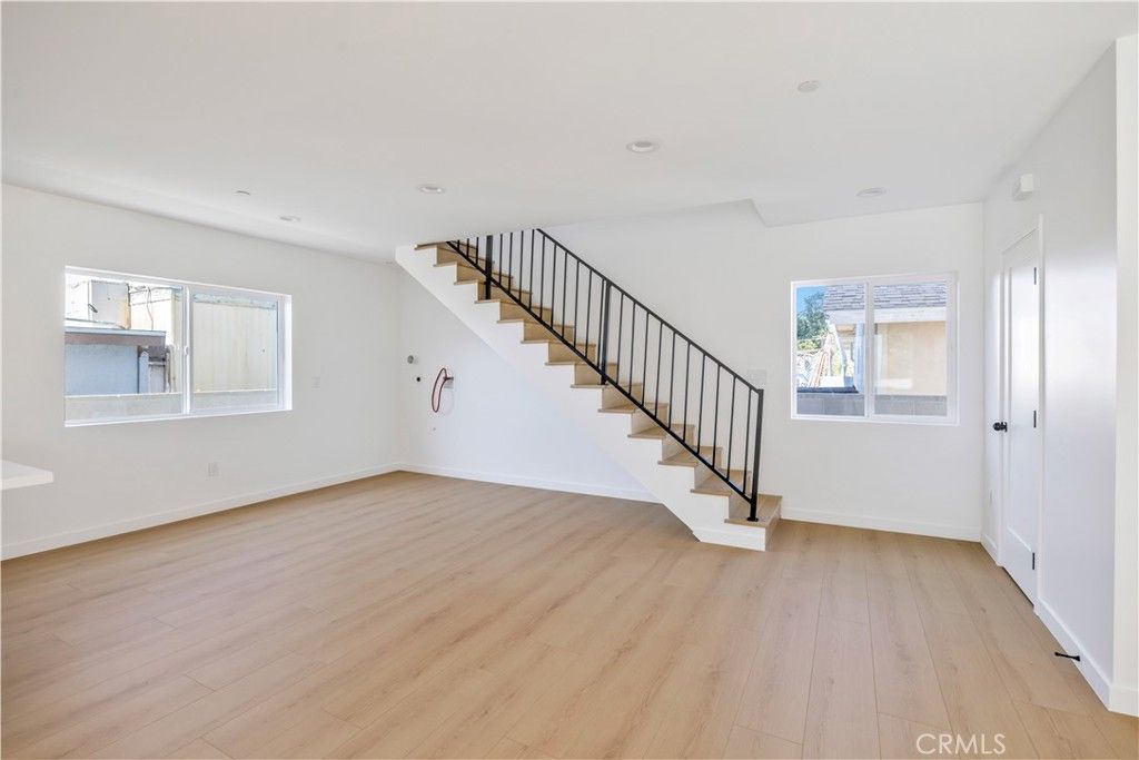 Image 65 of property listing at 10905 Dalerose Avenue, Inglewood, CA 90304