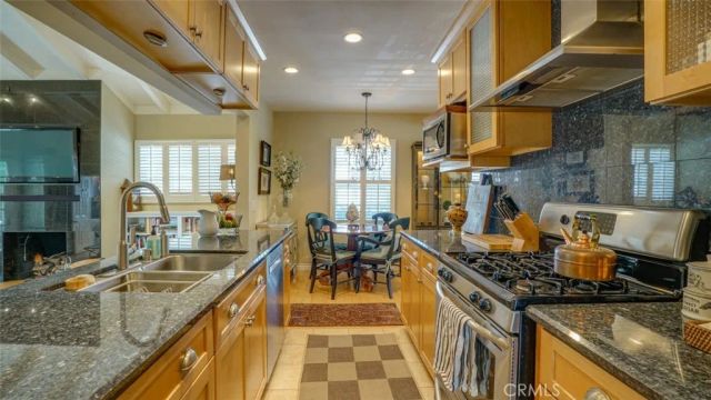 401 S Orchard Drive, Burbank, CA 91506