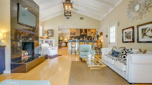 401 S Orchard Drive, Burbank, CA 91506