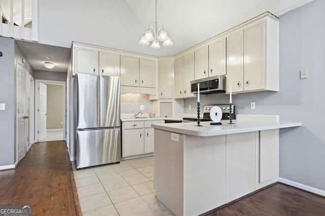 282 Possum Point Drive, Eatonton, GA 31024