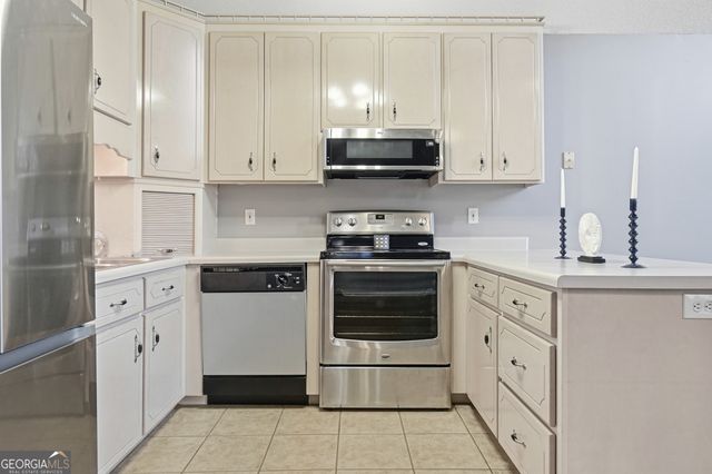 282 Possum Point Drive, Eatonton, GA 31024