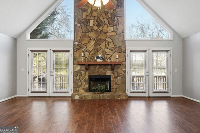 282 Possum Point Drive, Eatonton, GA 31024