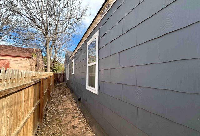 2221 39th Street, Lubbock, TX 79412