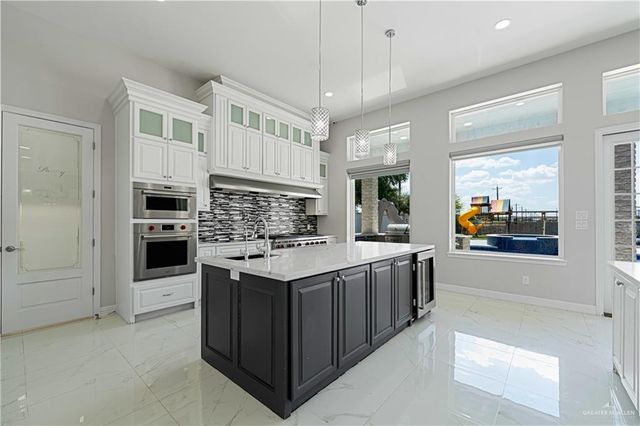 1208 Travis Street, Mission, TX 78572