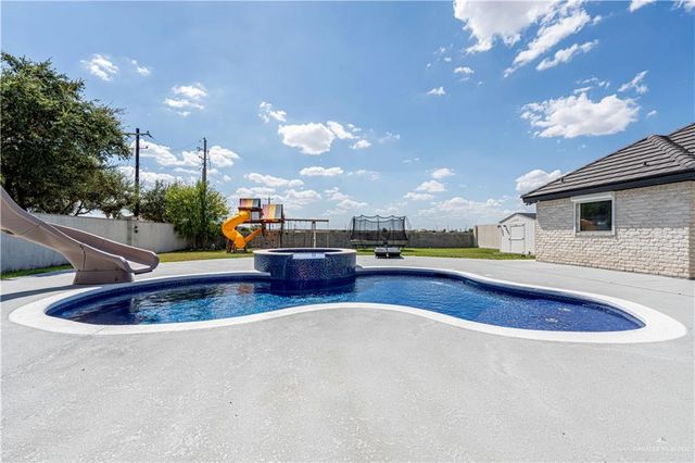 1208 Travis Street, Mission, TX 78572