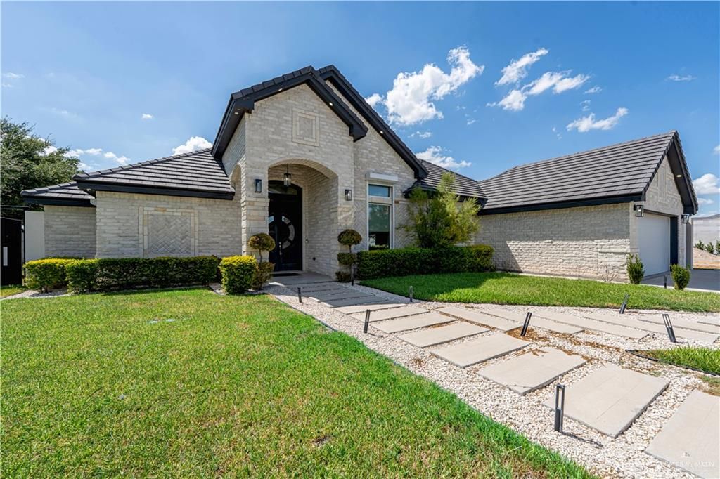 1208 Travis Street, Mission, TX 78572