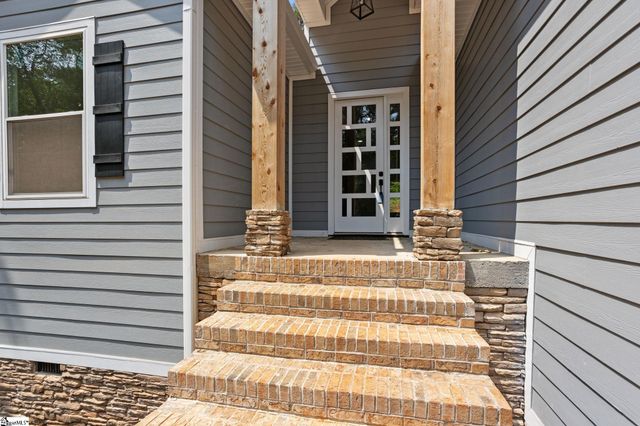2705 Brook Hollow Drive, Seneca, SC 29678