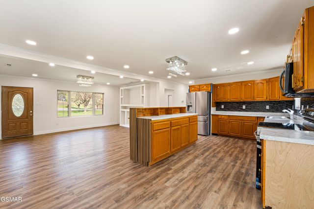 1025 Scarlet Road, Newport, TN 37821