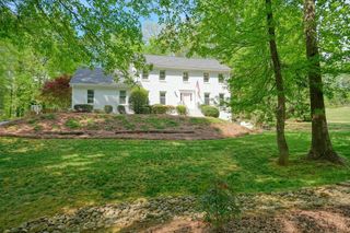 1075 Willow Bend, Roswell, GA 30075