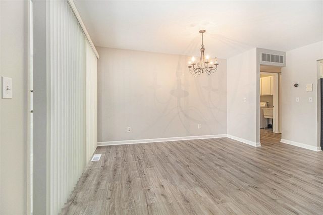 7408 Vassar Drive B, West Bloomfield, MI 48322