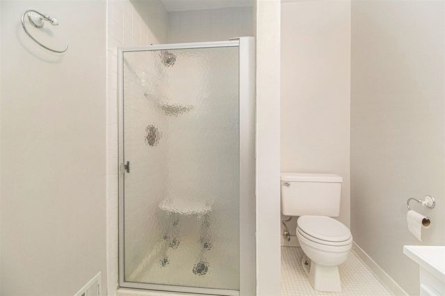 7408 Vassar Drive B, West Bloomfield, MI 48322