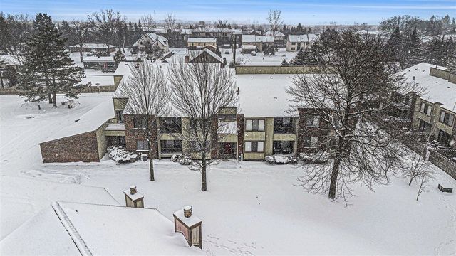 7408 Vassar Drive B, West Bloomfield, MI 48322