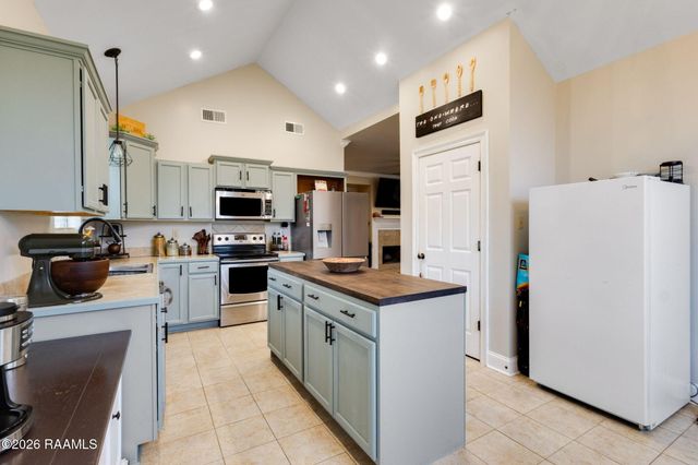 408 Courtney Drive, Duson, LA 70529