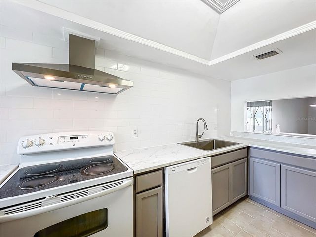 5381 VINELAND ROAD S, Orlando, FL 32811