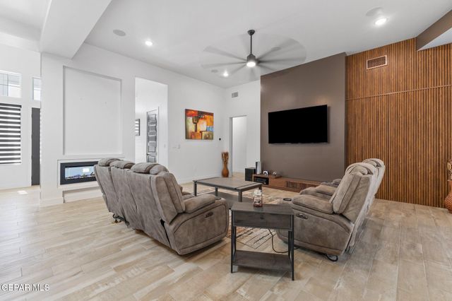 324 Gold Valley Drive, Horizon City, TX 79928