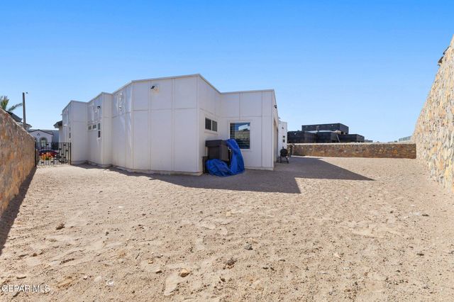 324 Gold Valley Drive, Horizon City, TX 79928