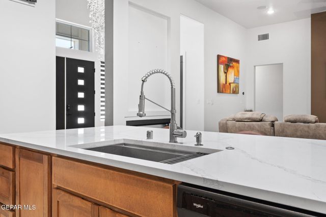 324 Gold Valley Drive, Horizon City, TX 79928