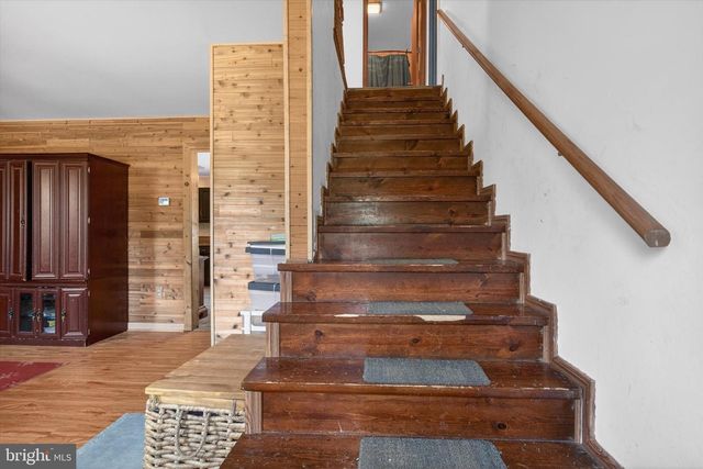 307 W PINE STREET, Mount Holly Springs, PA 17065