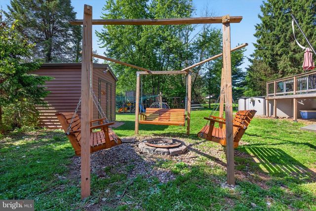 307 W PINE STREET, Mount Holly Springs, PA 17065