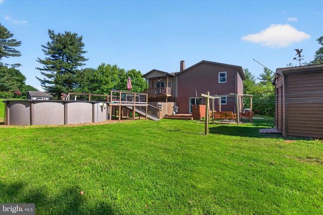 307 W PINE STREET, Mount Holly Springs, PA 17065