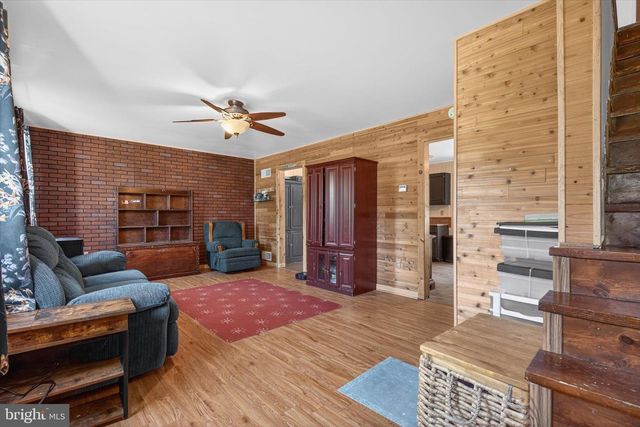 307 W PINE STREET, Mount Holly Springs, PA 17065