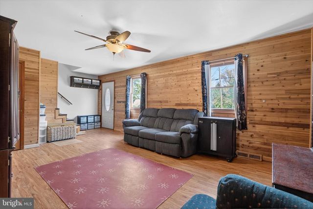307 W PINE STREET, Mount Holly Springs, PA 17065