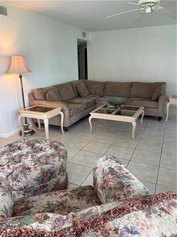 2103 Tama CIR 101, Naples, FL 34112