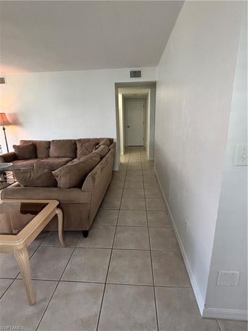 2103 Tama CIR 101, Naples, FL 34112