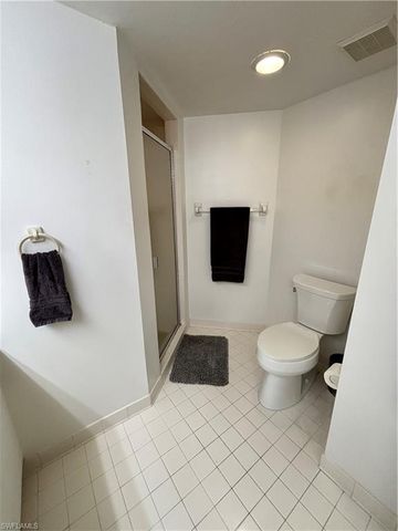 2103 Tama CIR 101, Naples, FL 34112