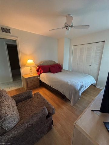 2103 Tama CIR 101, Naples, FL 34112