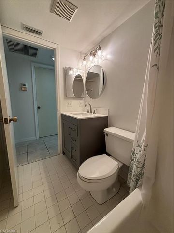 2103 Tama CIR 101, Naples, FL 34112