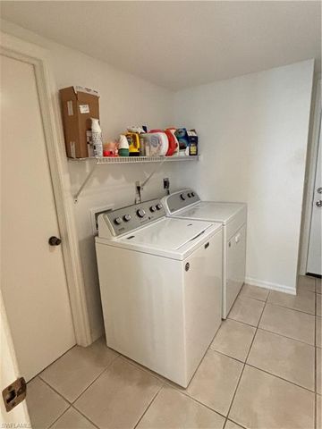 2103 Tama CIR 101, Naples, FL 34112