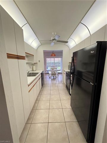 2103 Tama CIR 101, Naples, FL 34112