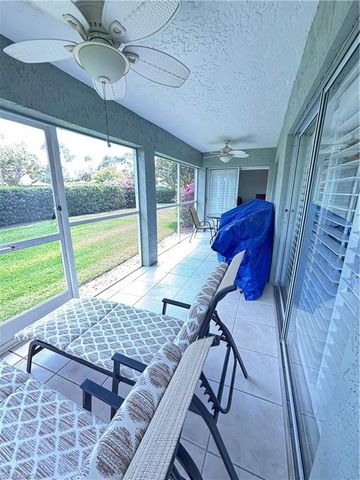 2103 Tama CIR 101, Naples, FL 34112