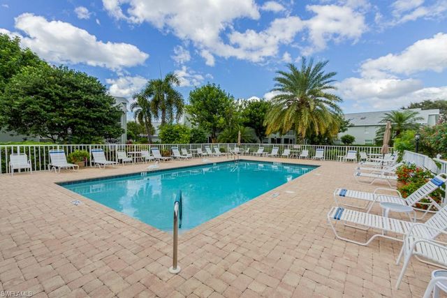 2103 Tama CIR 101, Naples, FL 34112
