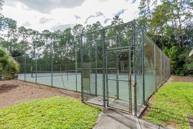 2103 Tama CIR 101, Naples, FL 34112