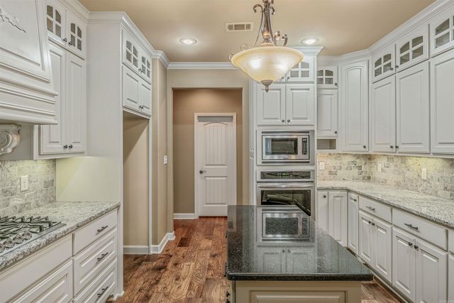 4 Trafalgar Cove, Little Rock, AR 72210