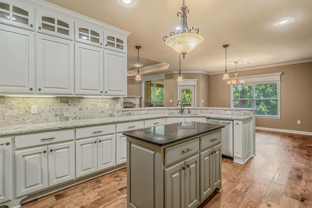 4 Trafalgar Cove, Little Rock, AR 72210