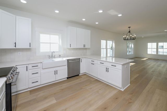 117 6th Ave. S, Surfside Beach, SC 29575