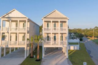 117 6th Ave. S, Surfside Beach, SC 29575