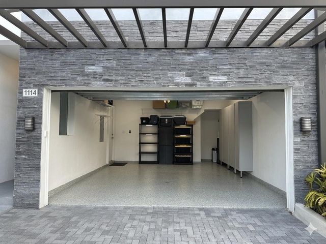 1114 NE 14th Avenue, Fort Lauderdale, FL 33304