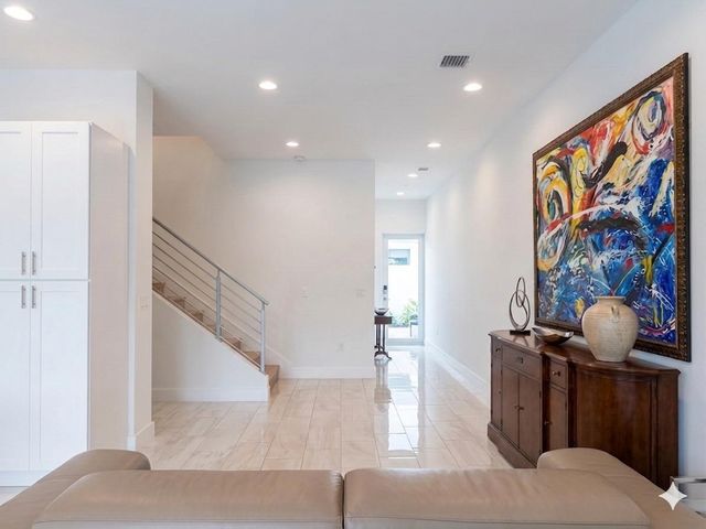 1114 NE 14th Avenue, Fort Lauderdale, FL 33304