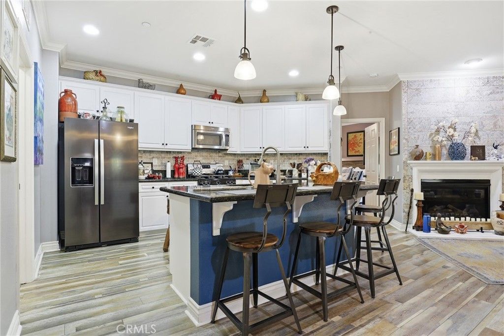 Image 12 of property listing at 20317 Julia Lane, Saugus, CA 91350