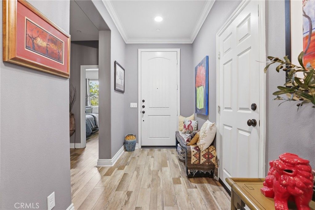 Image 3 of property listing at 20317 Julia Lane, Saugus, CA 91350