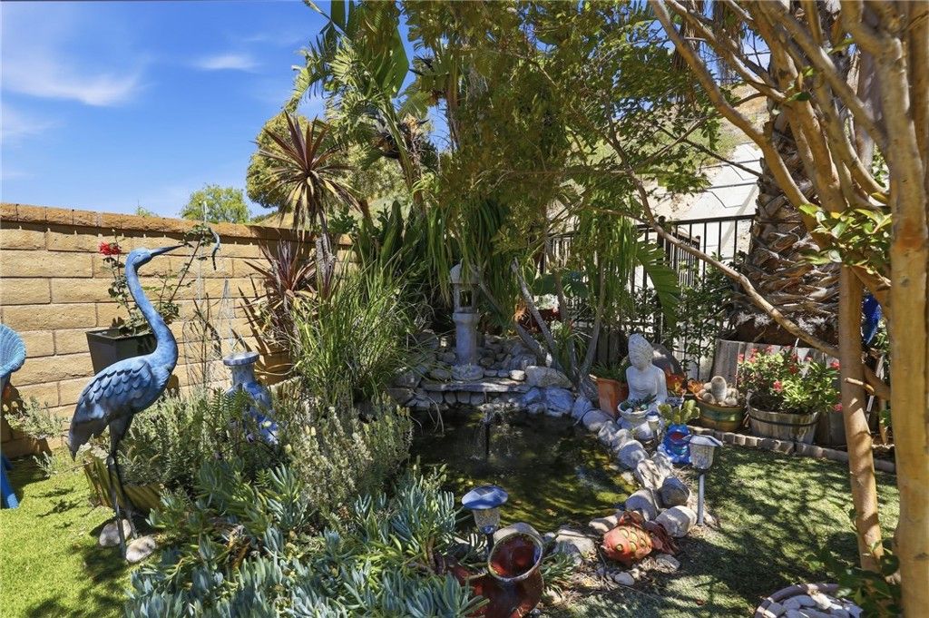Image 32 of property listing at 20317 Julia Lane, Saugus, CA 91350