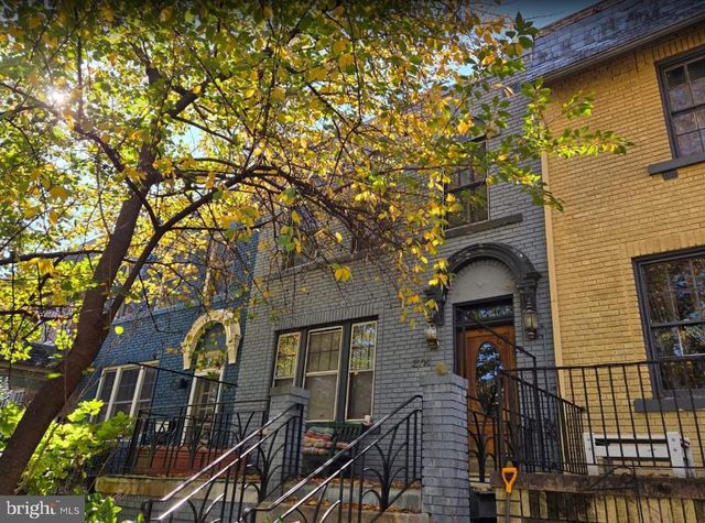 2714 WOODLEY PL NW, Washington, DC 20008